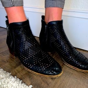 Black Womens ankle booties, Lucky Brand.